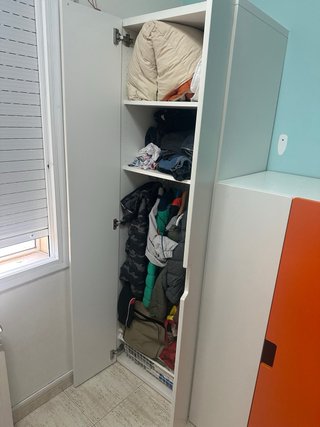Armario juvenil Ikea blanco y naranja