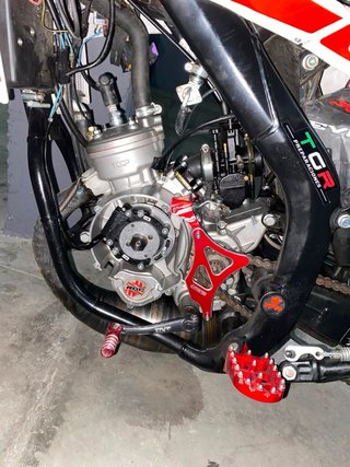 Rieju MRT Trophy Supermotard Roja y Blanca