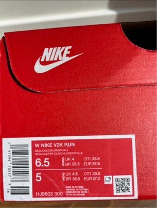 Nike V2K Run Sequoia/Chlorophyll Talla 37.5