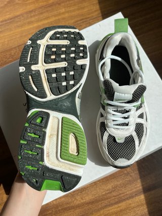 Nike V2K Run Sequoia/Chlorophyll Talla 37.5
