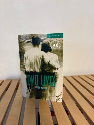 Libro Inglés Two Lives - Helen Naylor