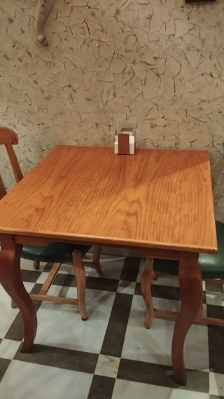 Mesa de comedor de pino