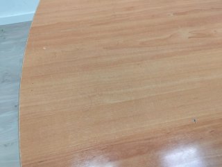 Mesa o escritorio de madera y metal grande