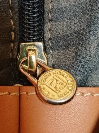 Borsa Fendi vintage a tracolla