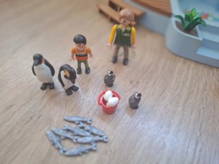 Piscina Playmobil con figuras