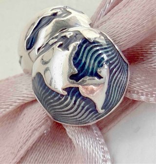 Pandora Charm Globo Azul y Plata
