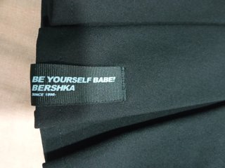 Minifalda plisada Bershka negra