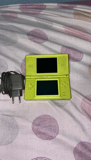 Nintendo DS Lite Verde Lima + Cargagador original