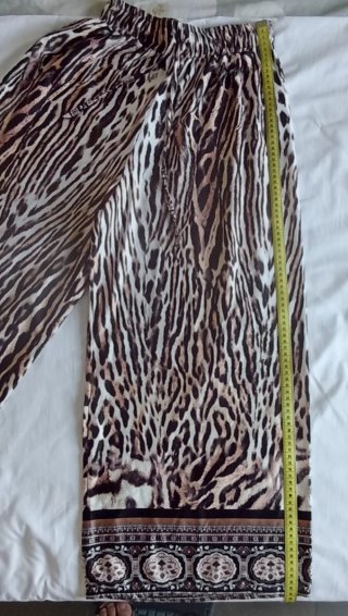 Pantalón ancho estampado animal print
