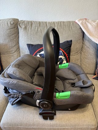 Silla de coche bebé gris