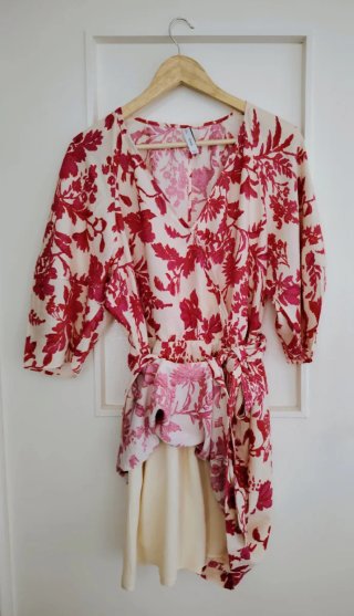 Vestido corto Mango estampado  con flores rosas so