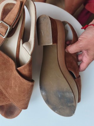 Sandalias Bimba y Lola madera tacón camel 40