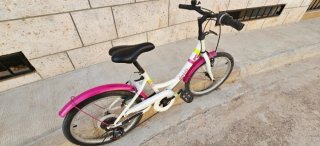 Bicicleta niña Denbike blanca y rosa