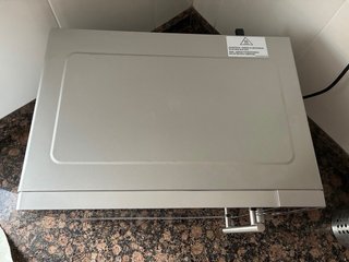 Microondas SABA con grill - 23L
