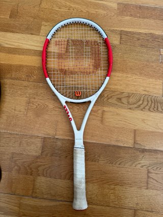Raqueta Tenis Wilson Roja y Blanca
