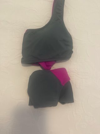 Bikini gris y fucsia