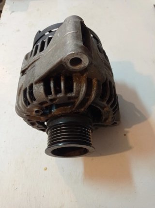 Alternador Bosch 90A Mercedes Benz E200