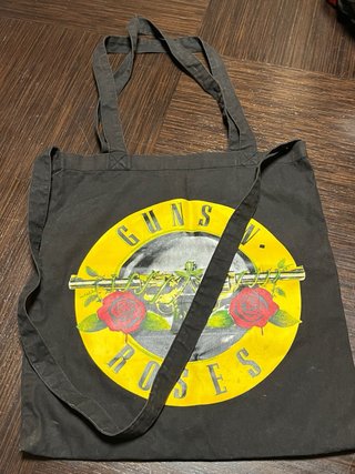 Bolsa Guns N' Roses Negra y Amarilla Totte bag