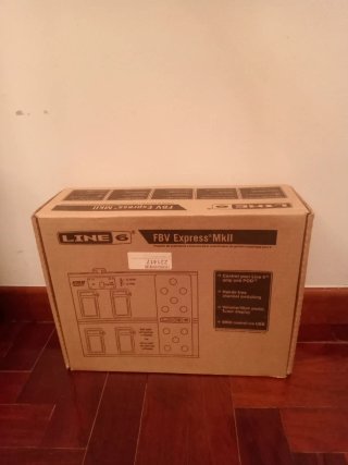 Amplificador Line 6 Spider III 30W + Pedal