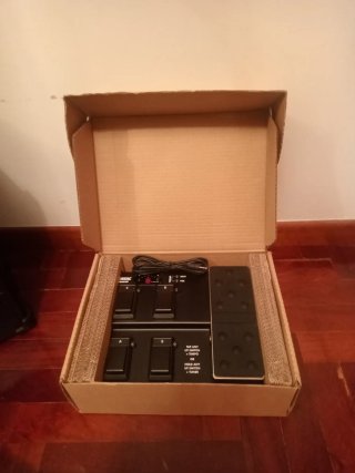 Amplificador Line 6 Spider III 30W + Pedal