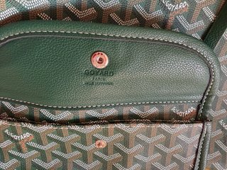 Bolso verde y blanco