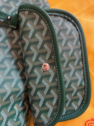 Bolso verde y blanco