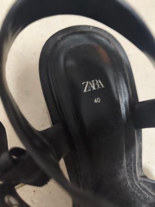 Sandalias tacón Zara piel negras T40