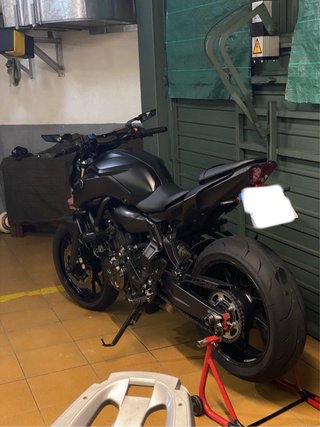 Yamaha MT-07 Negra A2