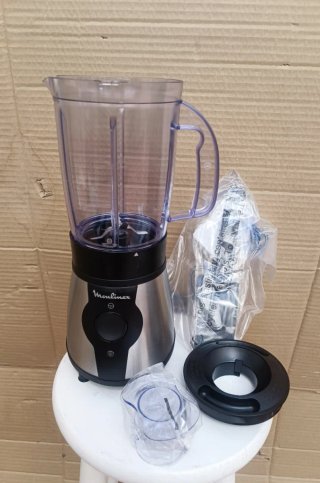Batidora Moulinex con vaso y accesorios