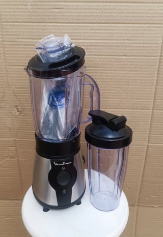Batidora Moulinex con vaso y accesorios