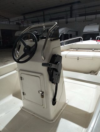 Barco Hobby con remolque