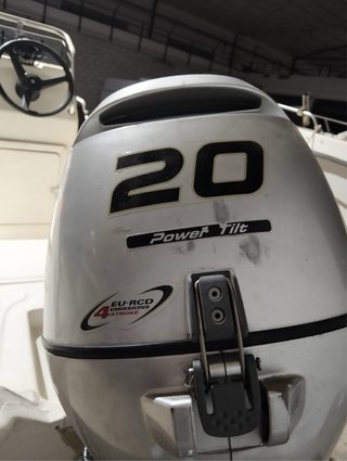 Barco Hobby con remolque