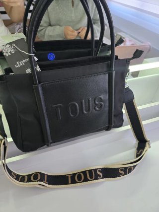 Bolso Guess Negro y Gris