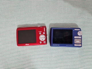 Lotto di 5 fotocamere digitali Benq, Casio, Nikon, Olympus