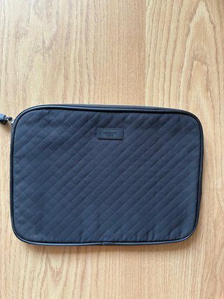Funda portátil Misako acolchada negra