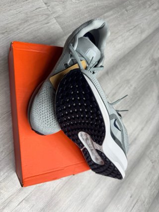 Zapatillas Nike Grises y Azules