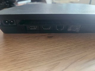 PS4 Slim 1TB Negra + 2 Mandos