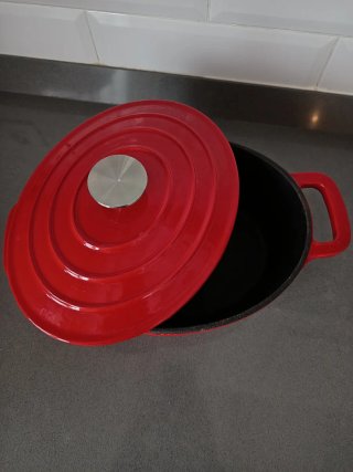 Olla de Hierro Roja