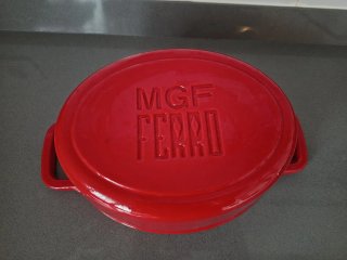 Olla de Hierro Roja