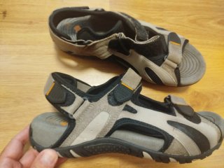 Sandalias trekking beige y negro