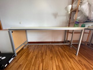 Mesa escritorio blanca patas metálicas