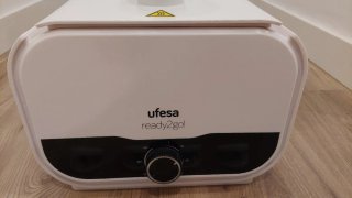 Plancha de vapor vertical Ufesa Ready2go.
