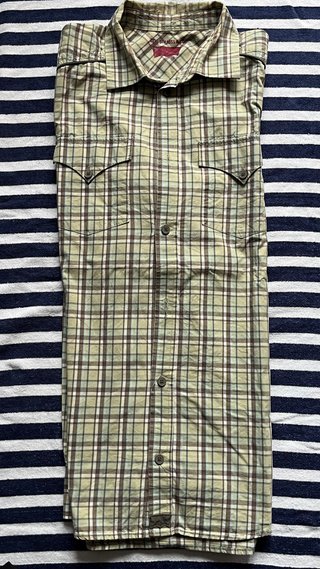 Camisa Levi's cuadros chico