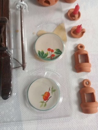 Set di accessori per decorazione, sci e illuminazione in argilla per casa delle bambole