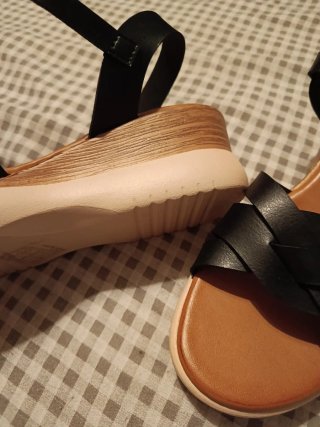 Sandalias cuña negras y marrones Talla 37