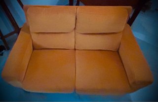 Sofá naranja 2 plazas tela