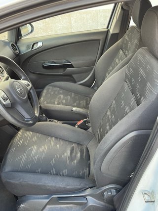 Opel Corsa 2014, solo 75658 km