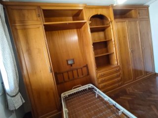 Mueble madera noble 2 camas