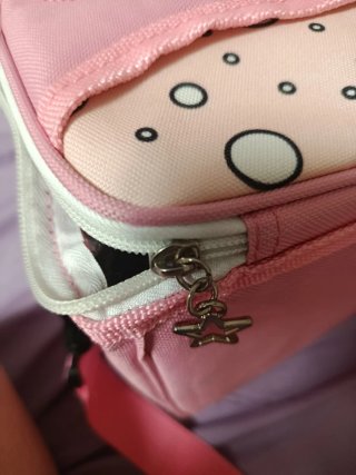 Nevera infantil con diseño de niña