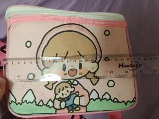 Nevera infantil con diseño de niña